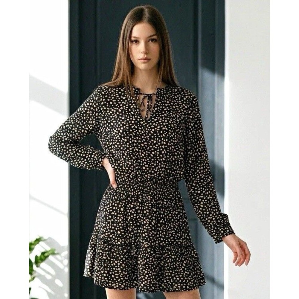 Versona Women's L Black/White Polka Dot Mini V-Neck Long Sleeve Short Dress